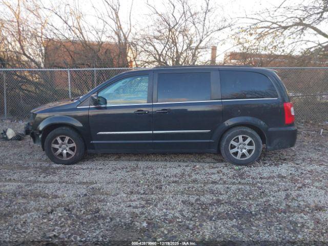 Chrysler Town & Country Touring Image 2