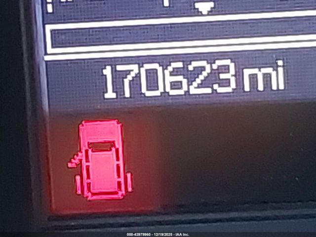 Chrysler Town & Country Touring Image 4