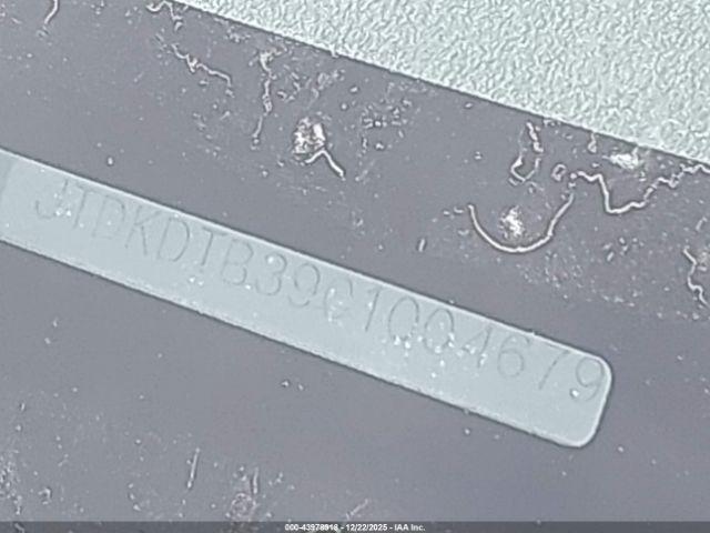 Toyota Prius c Two Image 13