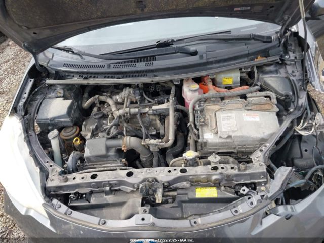 Toyota Prius c Two Image 7