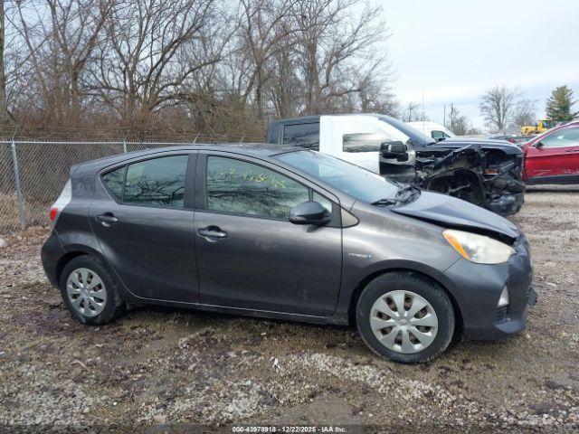 Toyota Prius c Two Image 17