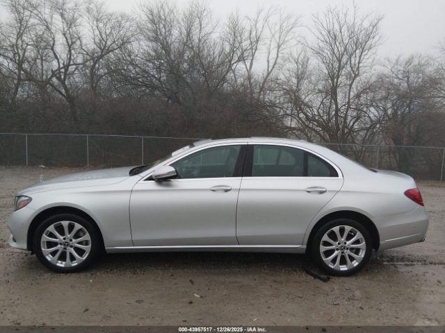 Mercedes-Benz E-Class 4matic Image 16