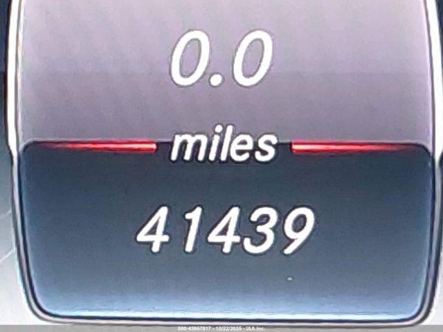 Mercedes-Benz E-Class 4matic Image 9