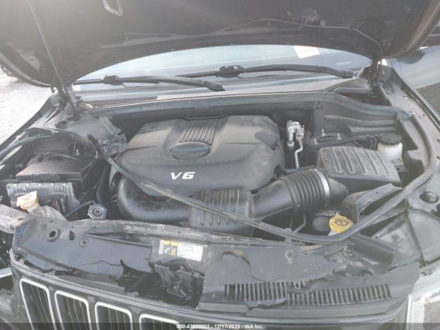Jeep Grand Cherokee Laredo Image 11