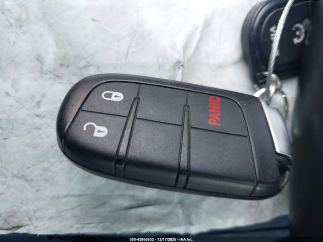 Jeep Grand Cherokee Laredo Image 13