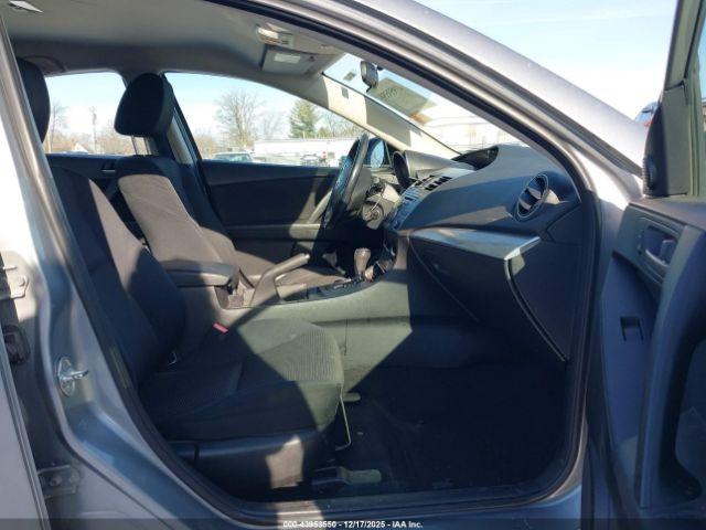 Mazda Mazda3 I Touring Image 10