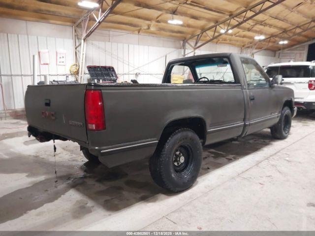 GMC Sierra C1500 Image 3