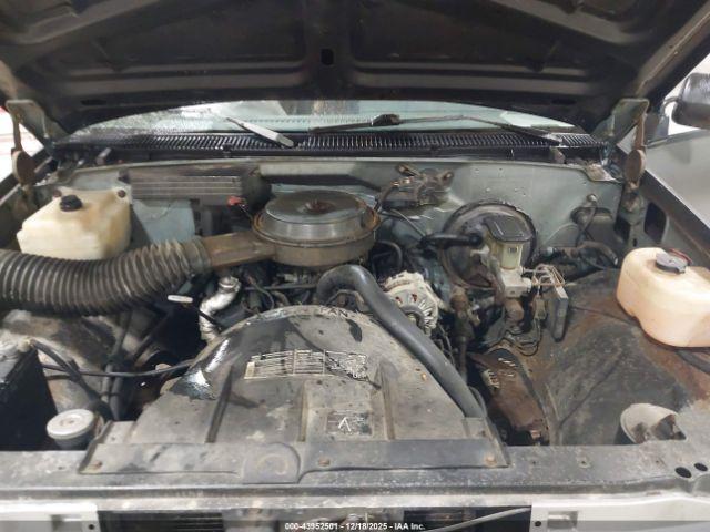 GMC Sierra C1500 Image 10