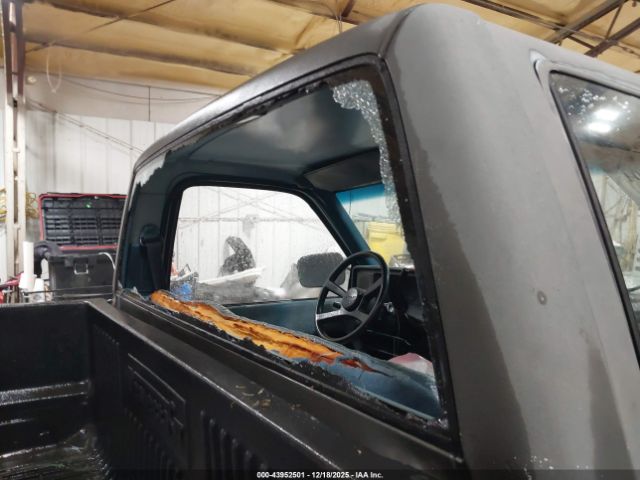 GMC Sierra C1500 Image 17