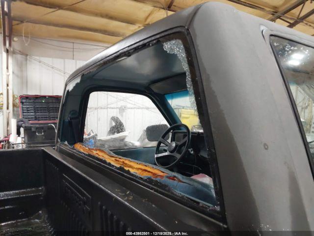 GMC Sierra C1500 Image 17