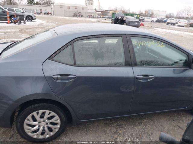 Toyota Corolla Le Image 10